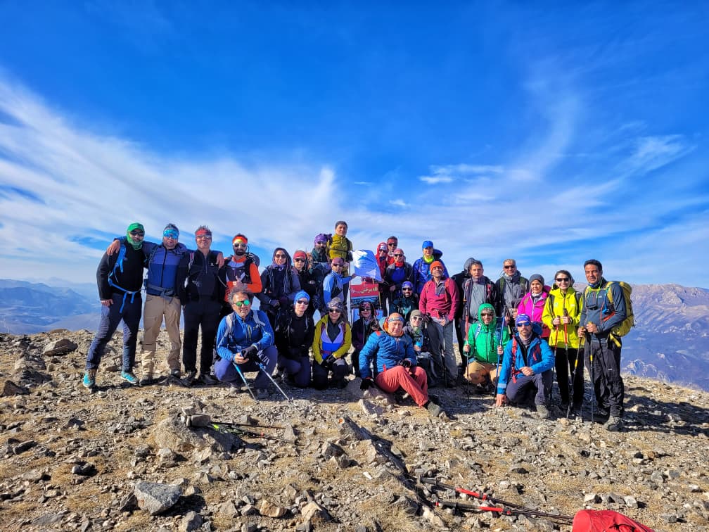 گزارش برنامۀ صعود قله‌های سرخنی و اتابک مورخ ۲۳ آبان ۱۴۰۴