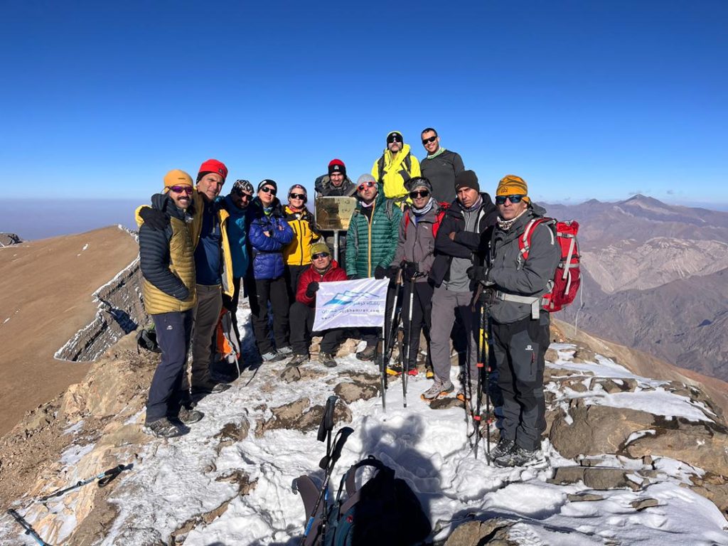 گزارش برنامۀ صعود قلۀ شاهالبرز مورخ ۶و۷ آذر آبان ۱۴۰۴